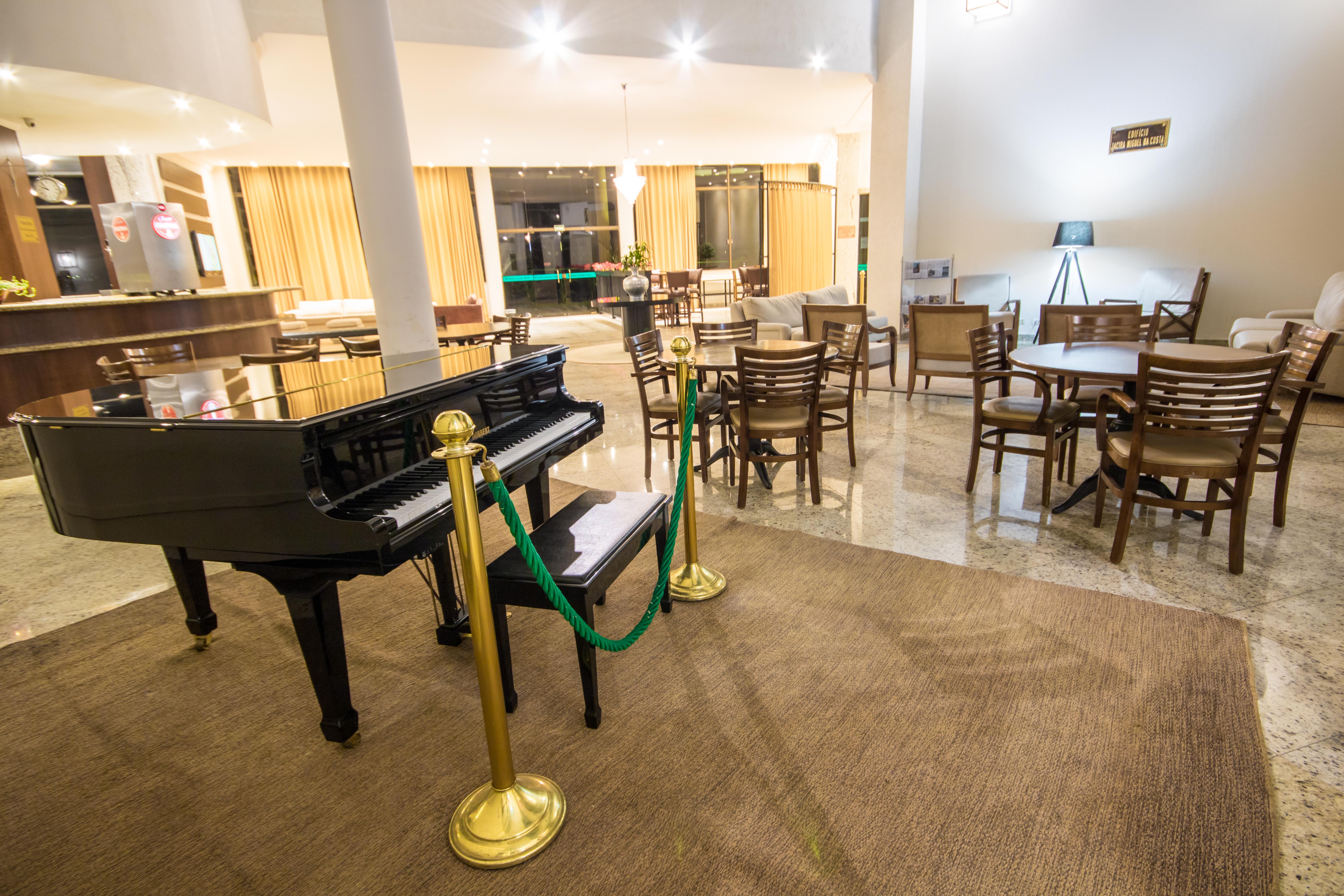 Hotel Golden Park All Inclusive Pocos De Caldas By Nacional Inn Ngoại thất bức ảnh The lounge at the airport