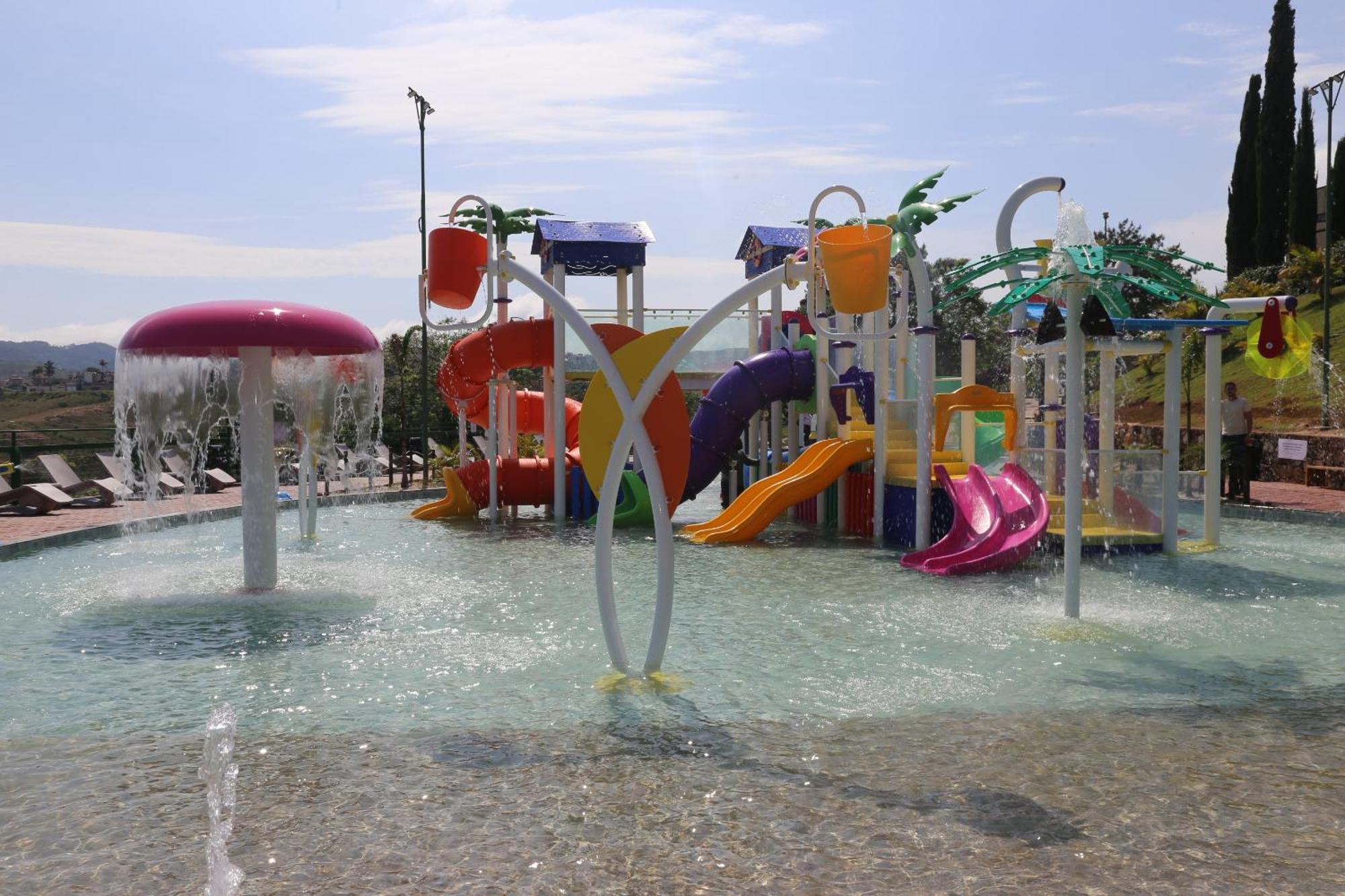 Hotel Golden Park All Inclusive Pocos De Caldas By Nacional Inn Ngoại thất bức ảnh Splash Island