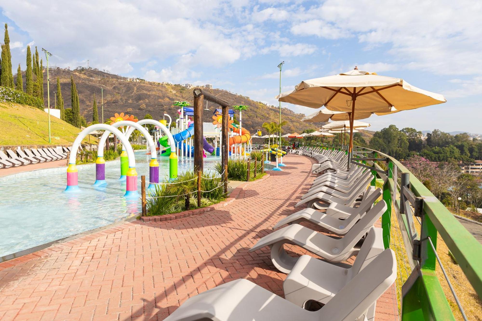 Hotel Golden Park All Inclusive Pocos De Caldas By Nacional Inn Ngoại thất bức ảnh The resort's water park