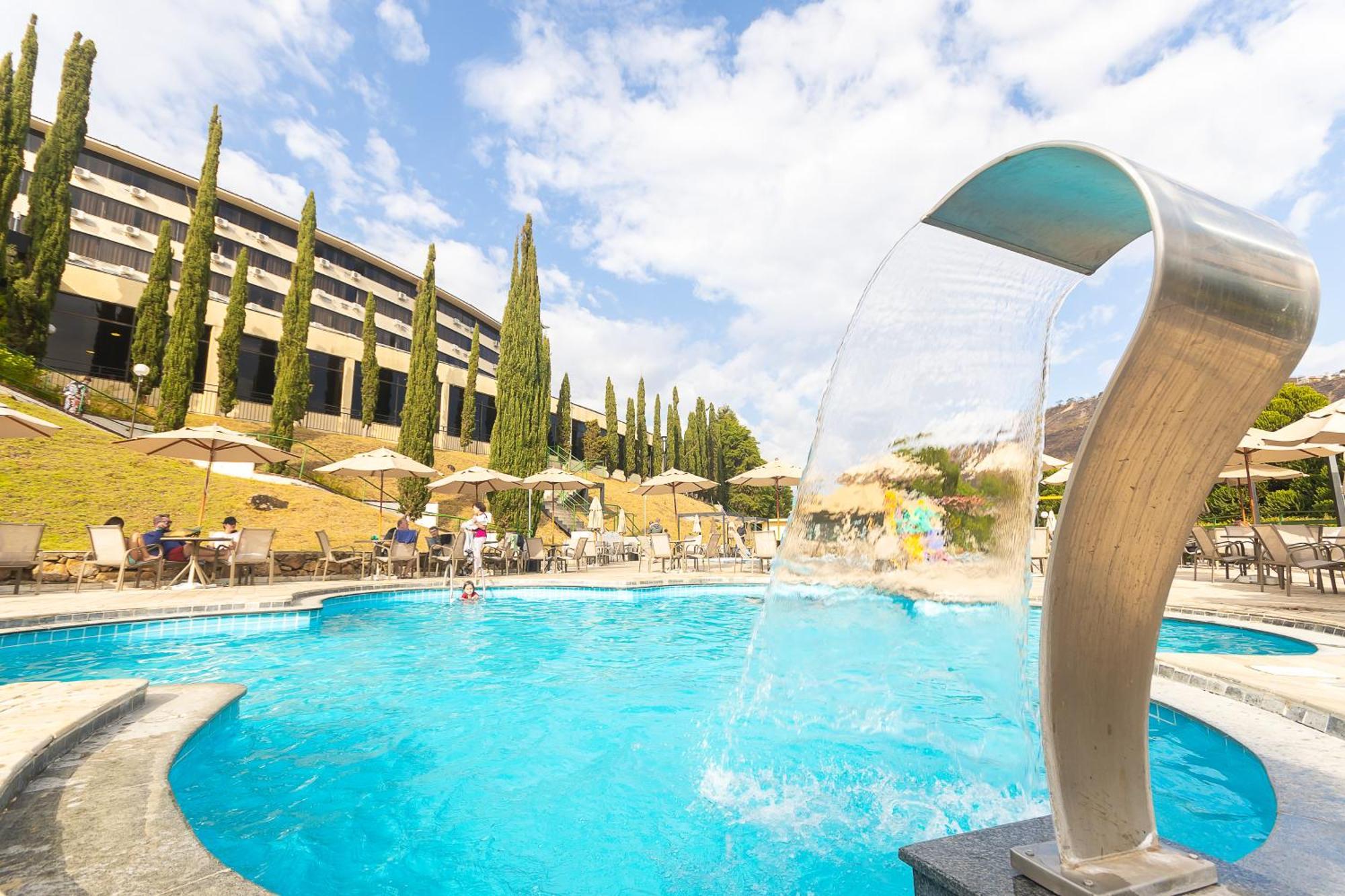 Hotel Golden Park All Inclusive Pocos De Caldas By Nacional Inn Ngoại thất bức ảnh The swimming pool at the hotel
