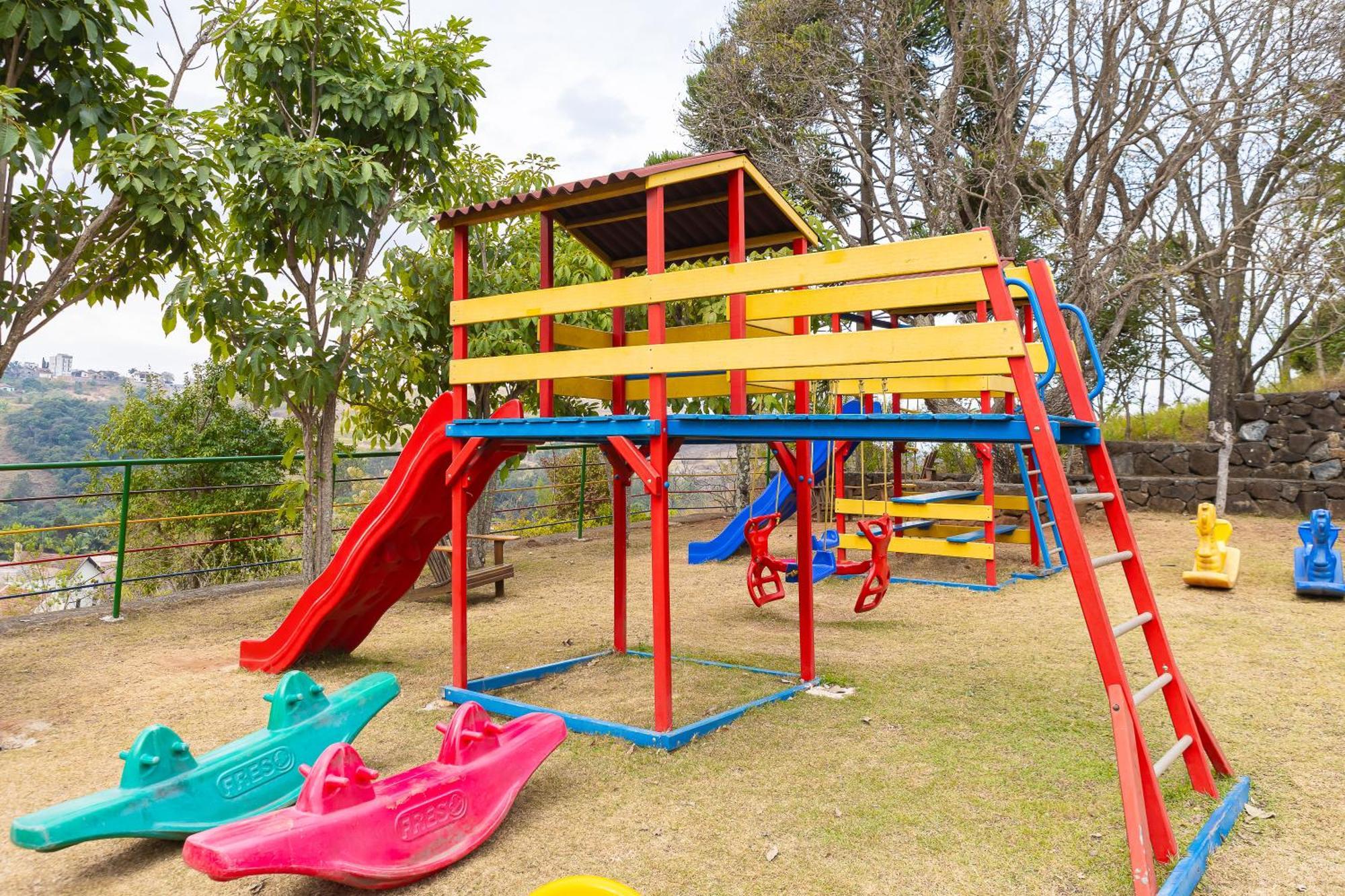 Hotel Golden Park All Inclusive Pocos De Caldas By Nacional Inn Ngoại thất bức ảnh Playground at the school