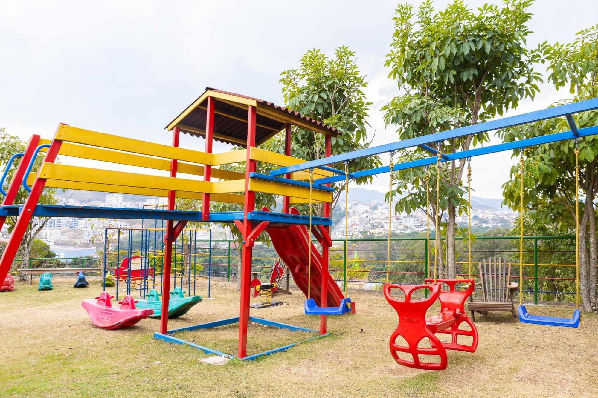 Hotel Golden Park All Inclusive Pocos De Caldas By Nacional Inn Ngoại thất bức ảnh Playground at the park